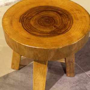 香樟木樹墩凳子 天然之選，匠心之藝